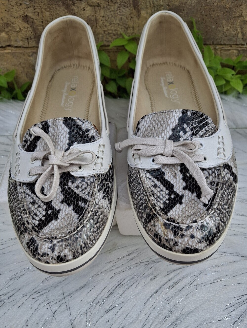 Tommy Bahama Relaxology Castille Boat Shoes Snakeskin Slip-On Loafers Size 10B - Picture 5 of 15